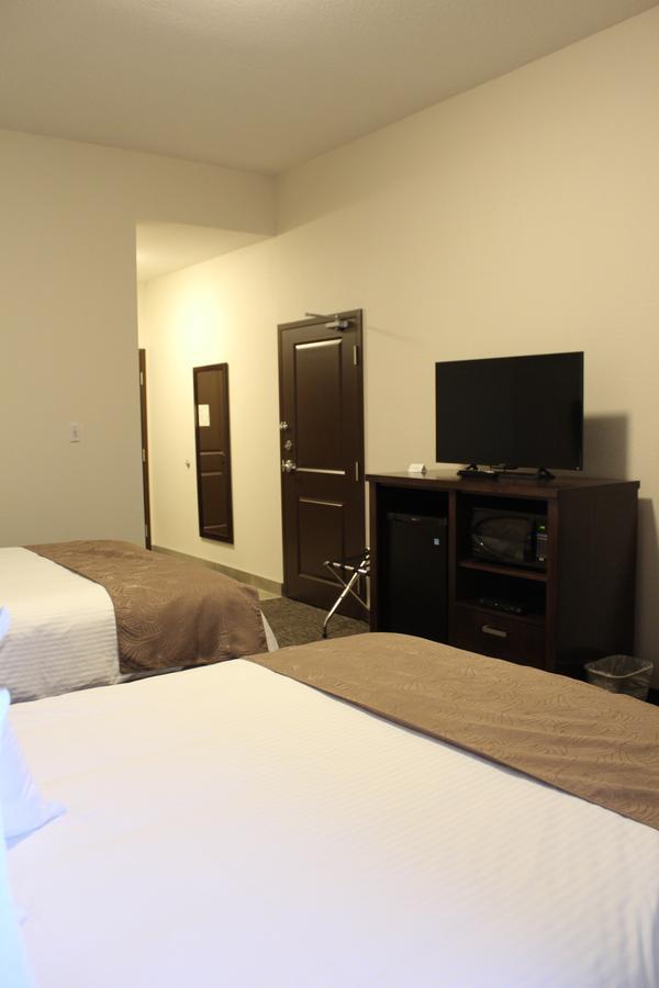Prairie Moon Inn & Suites Macklin Esterno foto